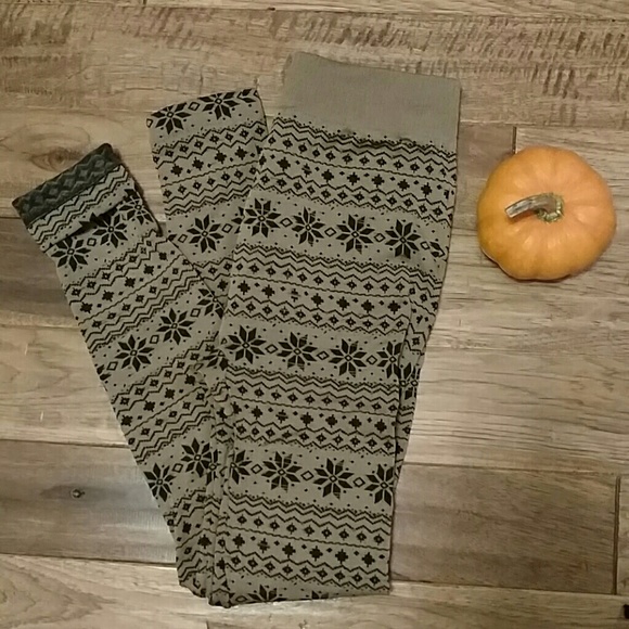 Boutique Pants - SOFT Snowflake Sweater Legging