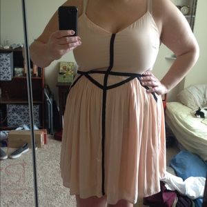 Mod simple beige dress!
