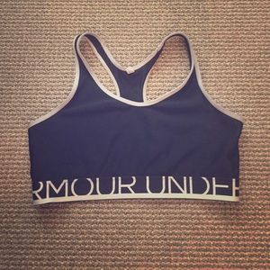 Black underarmour sports bra