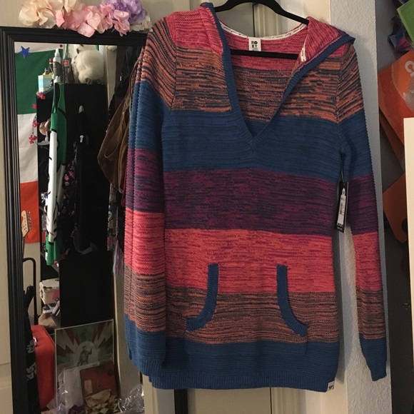 Brand New Kit Sweater + Free Gift