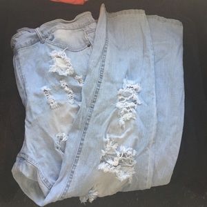 NWOT Forever 21 destructed jeans