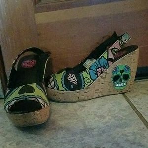 Skull wedges