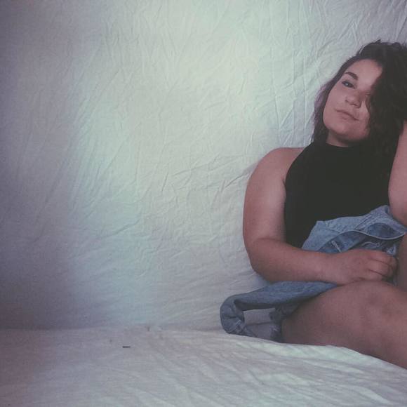 Meet your Posher, Rhiannon - Picture 1 of 1