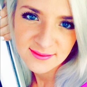 Meet your Posher, Lina