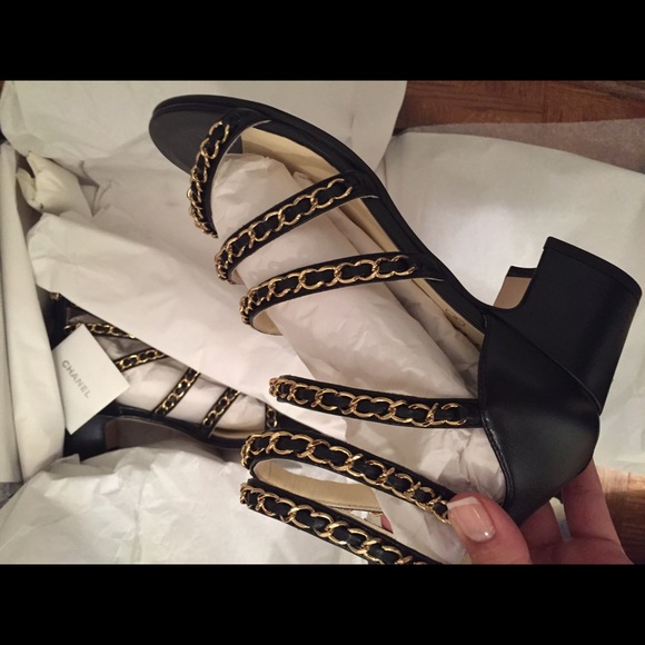 Chanel sandals brand new in box - Picture 2 of 4