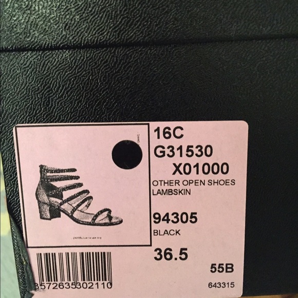 Chanel sandals brand new in box - Picture 4 of 4