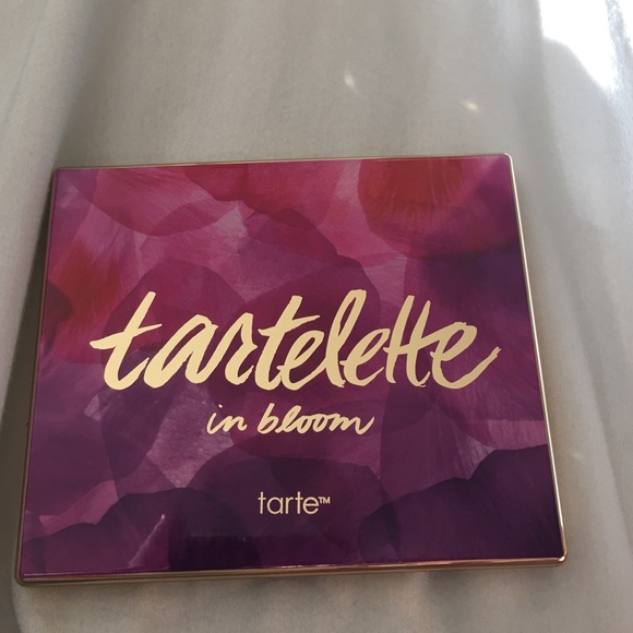 Tarte Tartelette in bloom palette