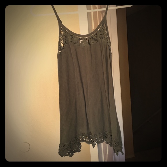 Detailed green top