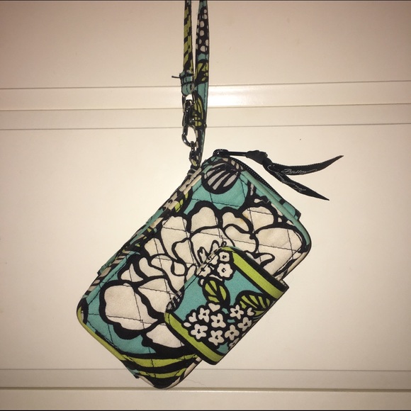 💙Blue and Green💚 Vera Bradley 👛Wristlet/ Wallet
