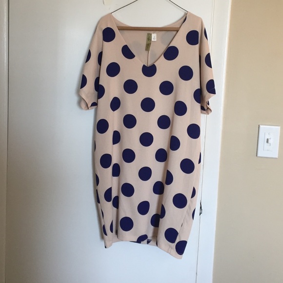 Francesca's cream-colored short-sleeve dress