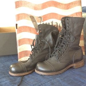 Black leather lace up boots by American Vintage.