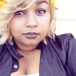 Meet your Posher, Veronica