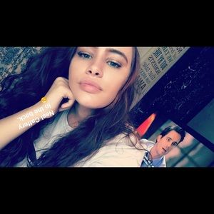 Meet your Posher, Chloe