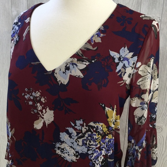 Floral Print Chiffon Bell Sleeve Blouse - Picture 4 of 4
