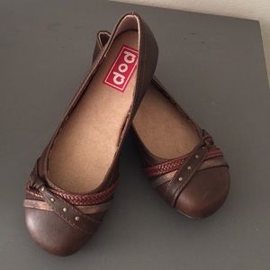 Pop Brown Memory Foam Flats-Size 8
