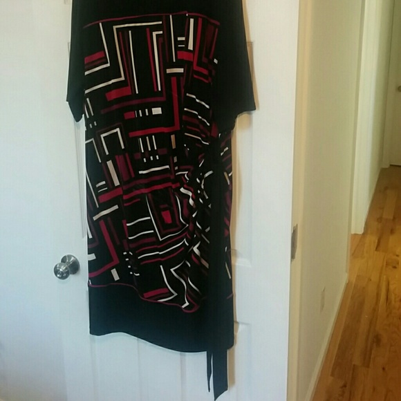 Beautiful bkack dress with multi color - Picture 2 of 3