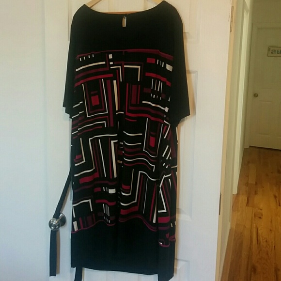 Beautiful bkack dress with multi color - Picture 3 of 3
