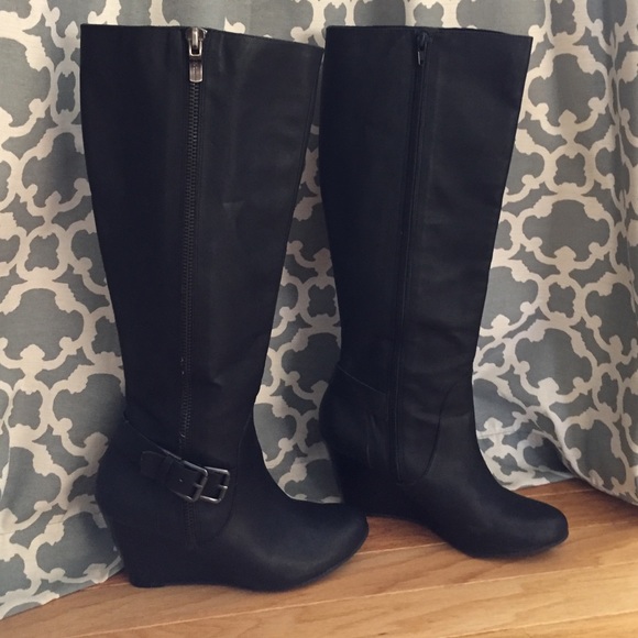BCBGeneration Black wedge heel boots