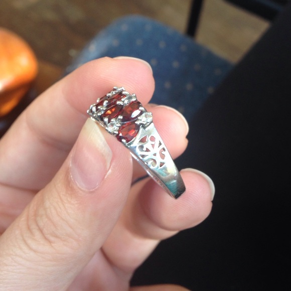 Garnet ring - Picture 2 of 4
