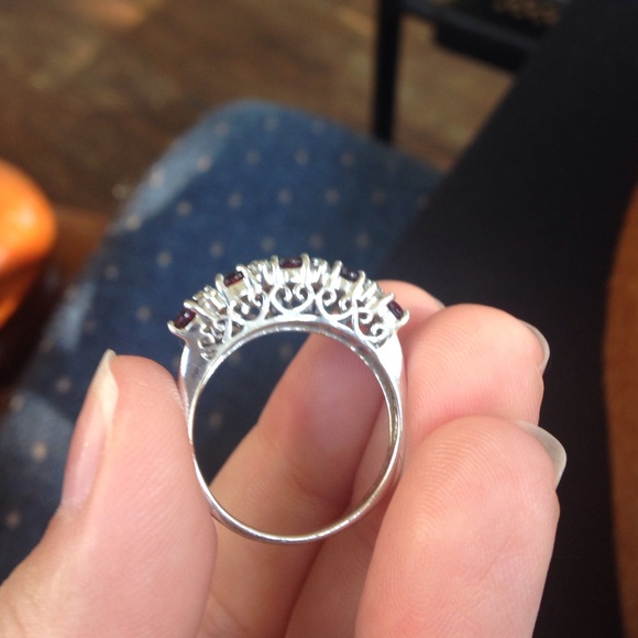 Garnet ring - Picture 3 of 4