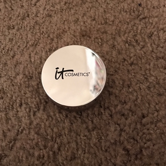 It Cosmetics Bye Bye Pores