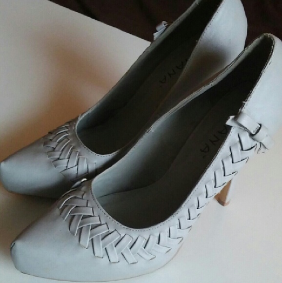 Grey heels - Picture 1 of 1
