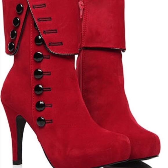 Hot red boots! - Picture 2 of 4