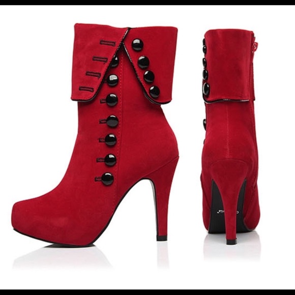 Hot red boots! - Picture 3 of 4