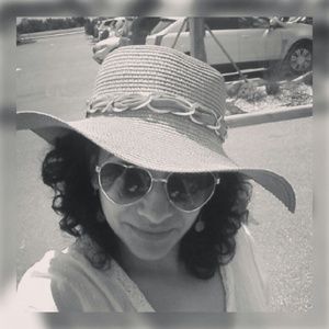 Meet your Posher, Lianet