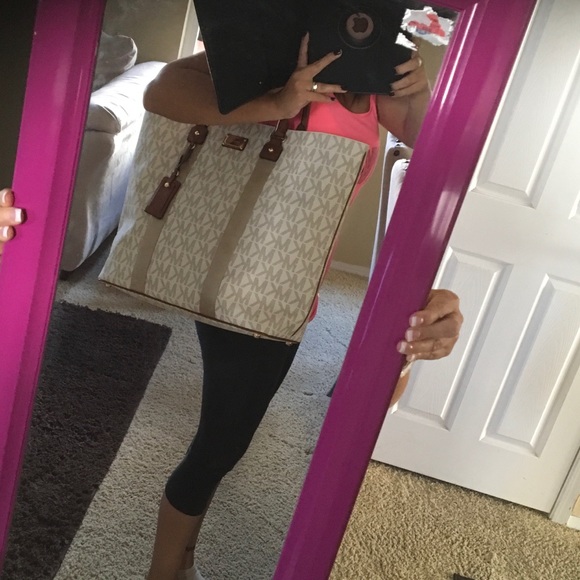 Michael Kors travel tote - Picture 4 of 4