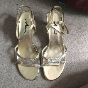 Size 8 gold heels