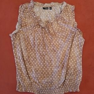 Sleeveless ruffled neck top