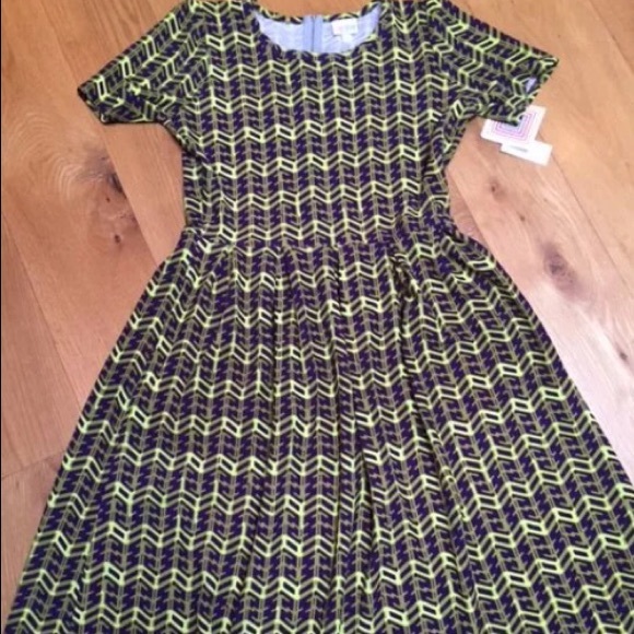 NWT LuLaRoe Amelia-L Plum &Green Geometric Pattern