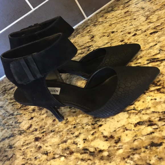 Shoes - Picture 2 of 4