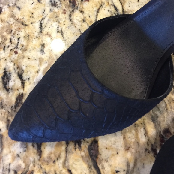 Shoes - Picture 4 of 4