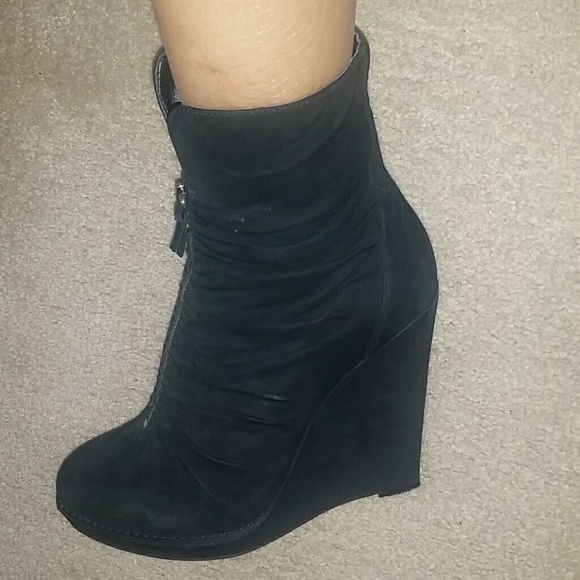 Enzo Angiolini preowned black wedge boots