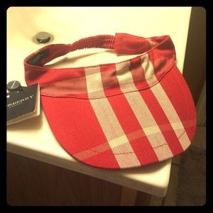 Burberry Visor in Red