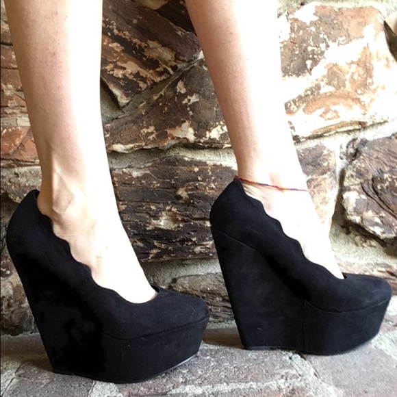 Forever21 Scalloped Suede Wedges - Picture 2 of 2