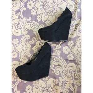 Forever21 Scalloped Suede Wedges