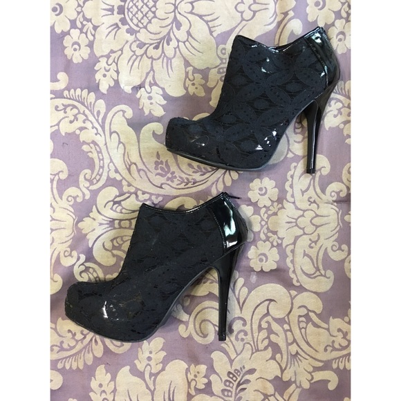 Charolette Russe Lace Ankle Boot Heels - Picture 1 of 2