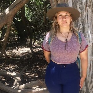 Meet your Posher, Elizabeth