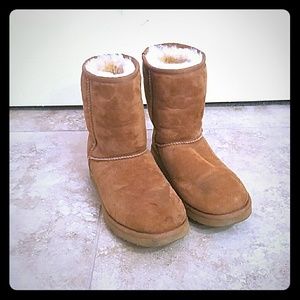 Ugg short boots