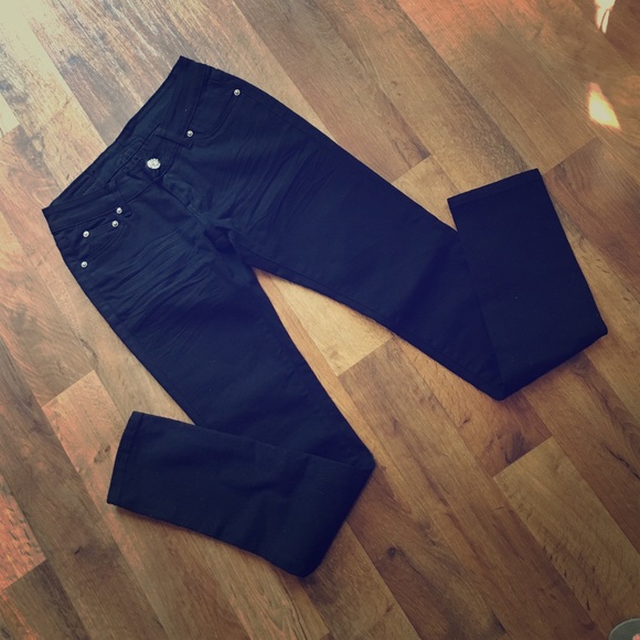Black jeans. Never worn.