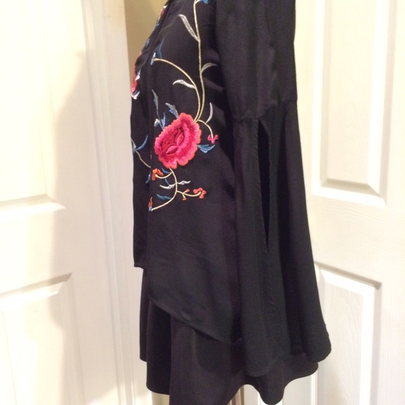 Beautiful embroidered shirt. Purchased from UO - Picture 3 of 4