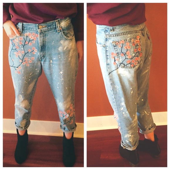 Levi's Denim - One Of A Kind Cherry Blossom Boyfriend Crop