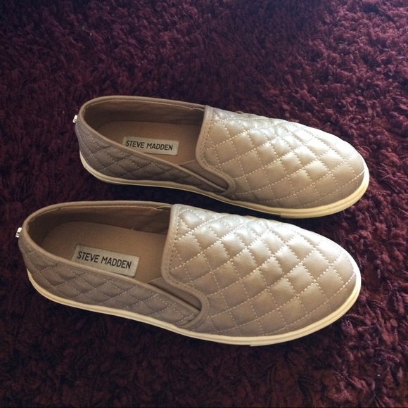 Steve Madden slip on shoes