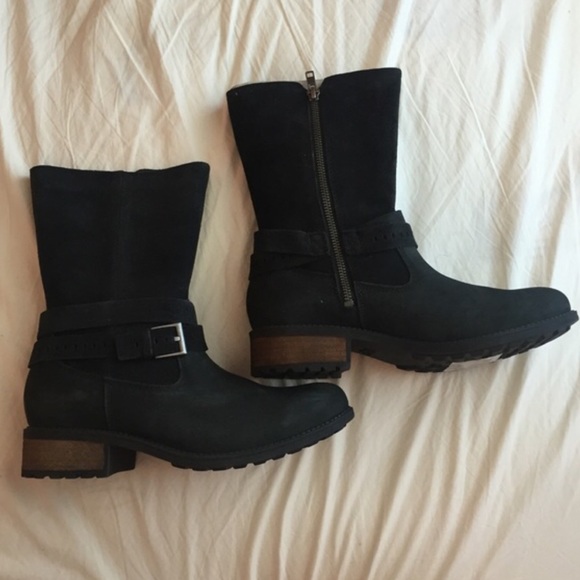 Brand new UGG boots - Picture 2 of 3