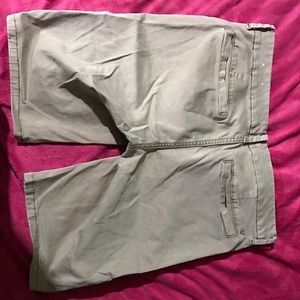 Tan Cargos