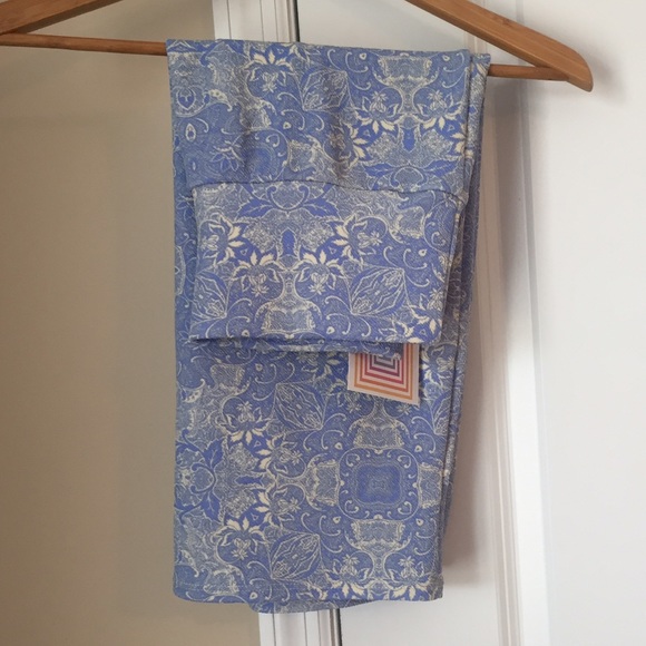 Lularoe Cassie. Blue and Cream Paisley Small
