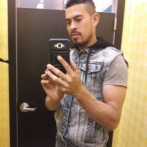 Meet your Posher, Cesar